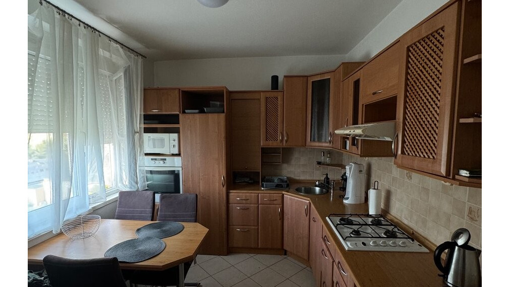 3 IZBOVÝ BYT - 84m2 - MOCHOVSKA - FINANCOVANIE A ZNALECKY POSUDOK V CENE