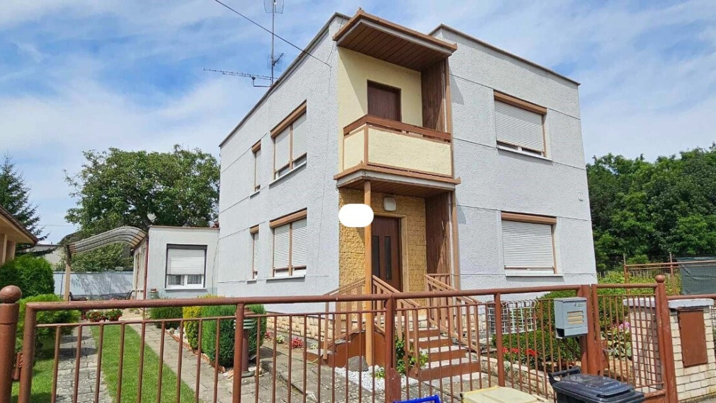 RODINNÝ DOM - MALÉ CHYNDICE - 897m2 POZEMOK - ZNALECKÝ POSUDOK V CENE