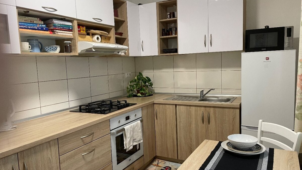 1 IZBOVY BYT - KOMPLETKA - ZARIADENÉ - BEZBARIEROVÉ - POSUDOK ZDARMA