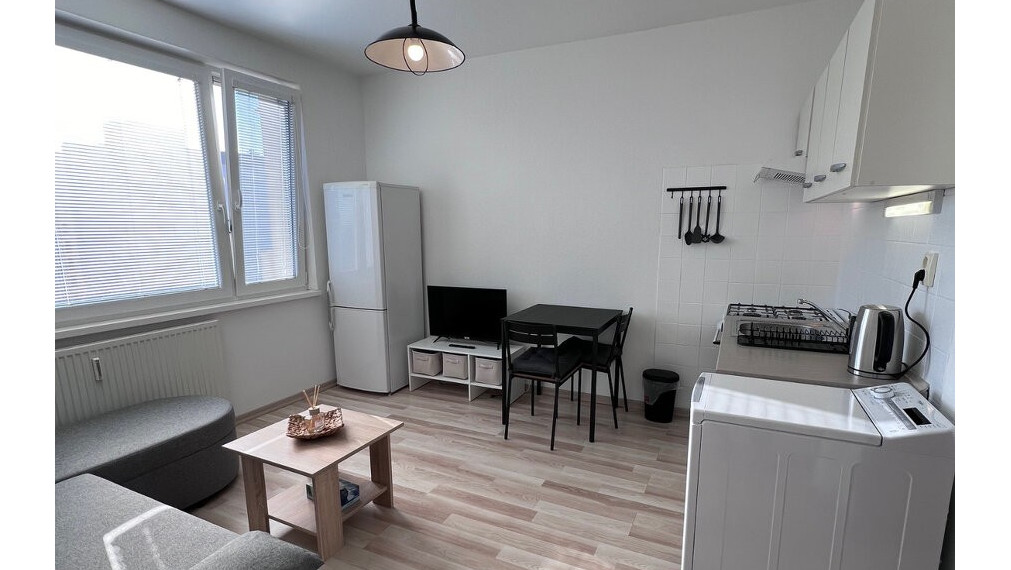 1 IZBOVY BYT - 37m2 - KLOKOCINA - SKORO KOMPLETKA - HYPOTEKA - POSUDOK A POISTENIE ZDARMA