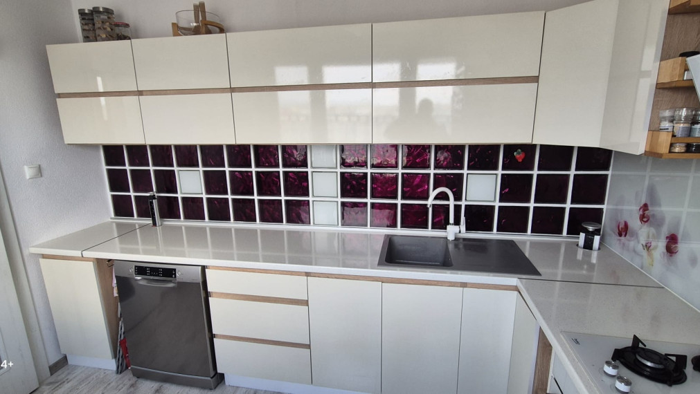 Moderný 2-izbový byt po kompletnej rekonštrukcii s balkónom – vyhľadávaná lokalita Záhonok