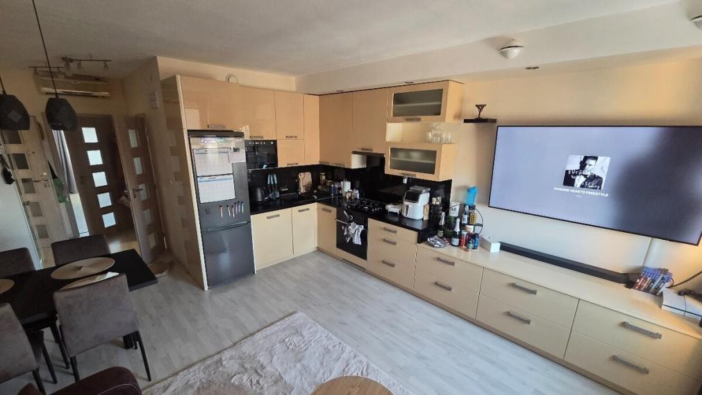 Predaj 3-izbového bytu s loggiou a klimatizáciou – Konopná, Levice - HYPOTEKA POSUDOK A POISTENIE ZDARMA