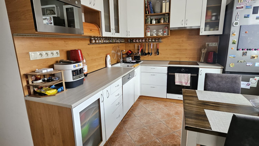 Predaj 3-izbového bytu s 2 balkónmi – Bratislavská, Holíč, 72 m² - Hypotéka Posudok a Poistenie v cene