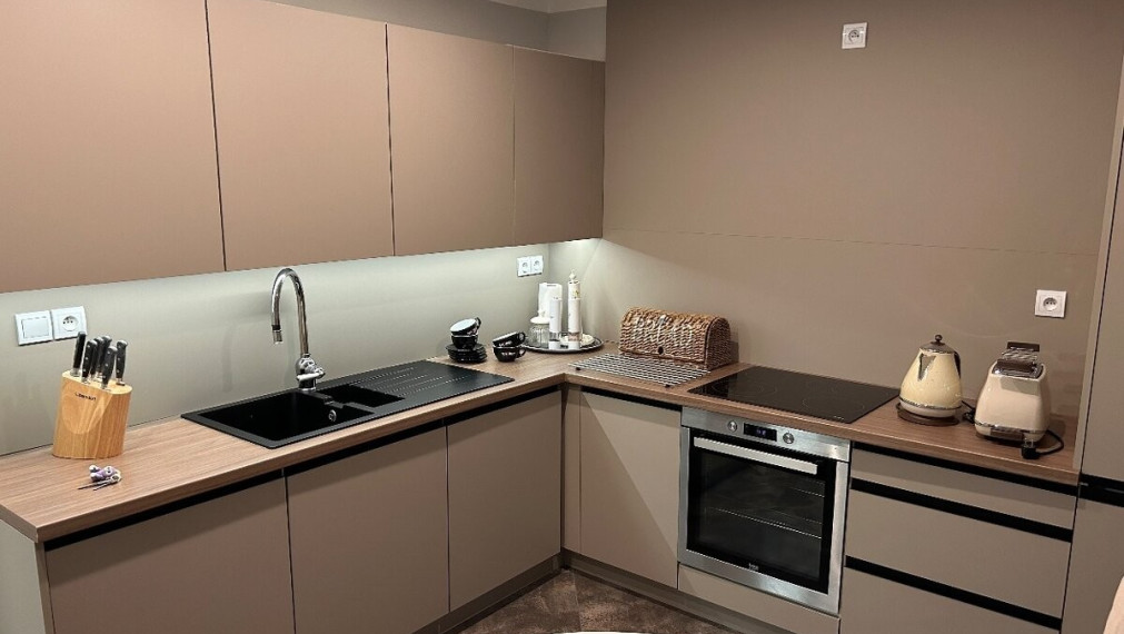 🏡 PRIPRAVUJEME DO PREDAJA – KOMPLETNE ZREKONŠTRUOVANÝ 2-IZBOVÝ BYT V NITRE 🏡