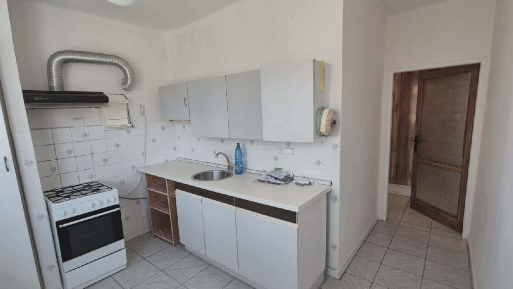 🏡 Na predaj priestranný 3-izbový tehlový byt vo výbornej lokalite neďaleko centra Partizánskeho