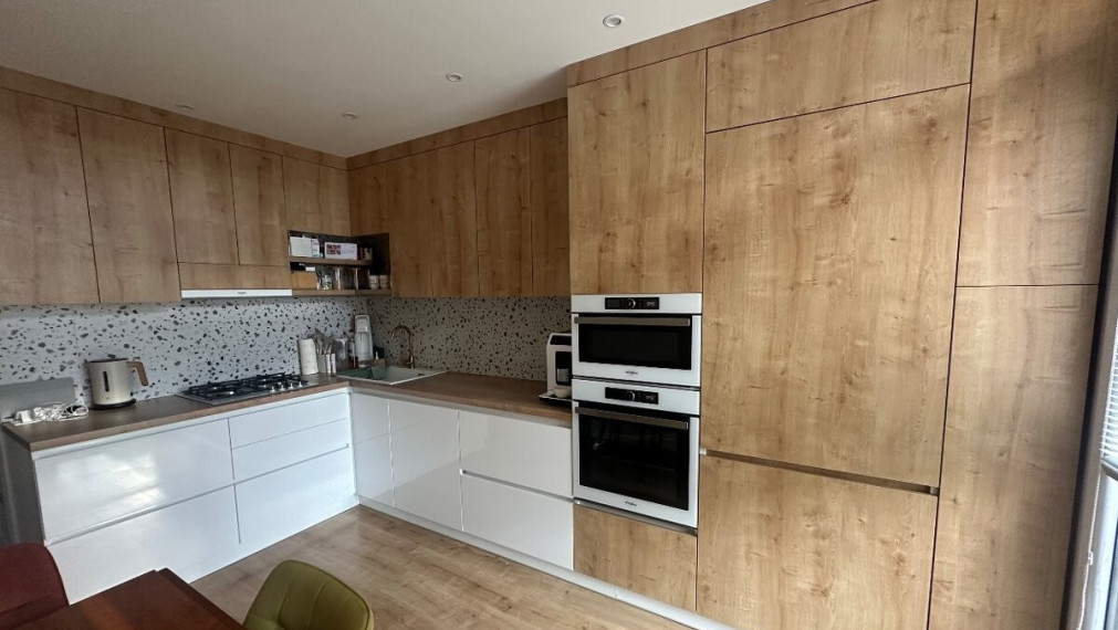 PRIPRAVUJEME NA PREDAJ I 3-IZBOVÝ BYT | 70 m² | KOMPLETNÁ REKONŠTRUKCIA