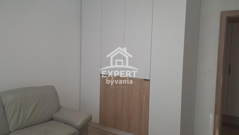 2 IZBOVY BYT - CENTRUM MESTA - 60m2 - KOMPLETKA - ZARIADENÉ - KLIMATIZÁCIA - ZNALECKY POSUDOK ZDARMA