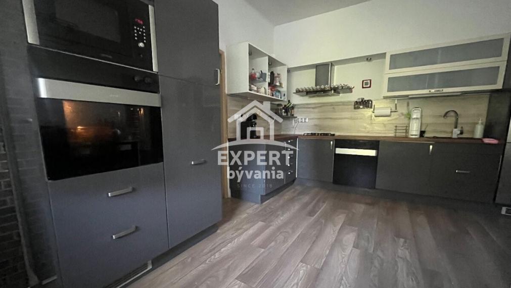 EXPERT BYVANIA - PREDAJ - 3 IZBOVÝ BYT - HORNA STREDA - ZNALECKY POSUDOK ZDARMA