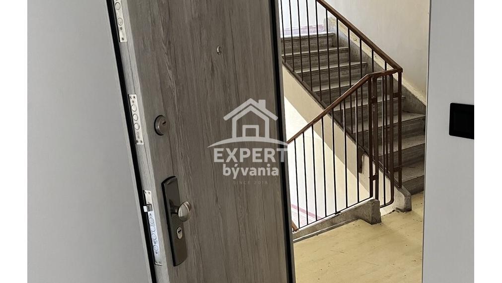 EXPERT BYVANIA - PREDAJ - 3 IZBOVÝ BYT - 78m2 - NOVÁ VES - ZNALECKÝ POSUDOK ZDARMA