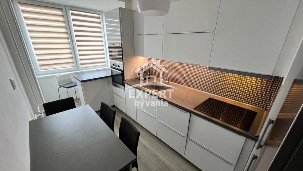 3 IZBOVY BYT  - 64m2 - KOMPLETKA - ZARIADENE - HYPO SERVIS ZDARMA