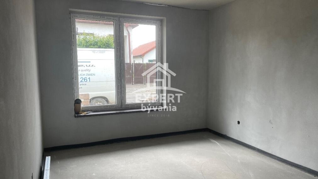 EXB - NOVOSTAVBA - 3 IZBOVÝ BUNGALOV - 460m2 POZEMOK - HYPO SERVIS A ZNALECKY POSUDOK ZDARMA
