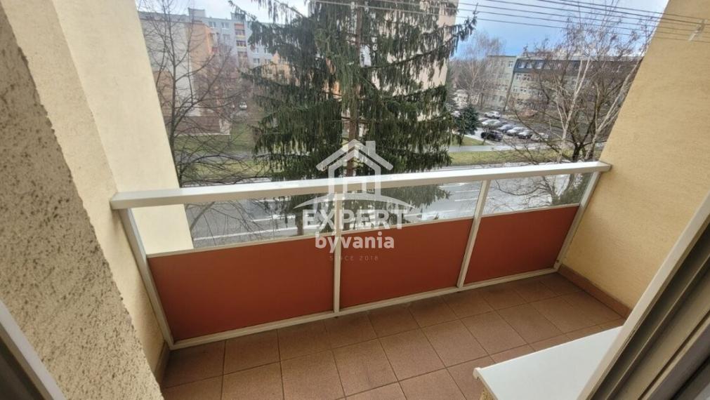 2.5 IZBOVY BYT - 64m2 - MIEROVA - REKO - POSUDOK A HYPO SERVIS ZDARMA