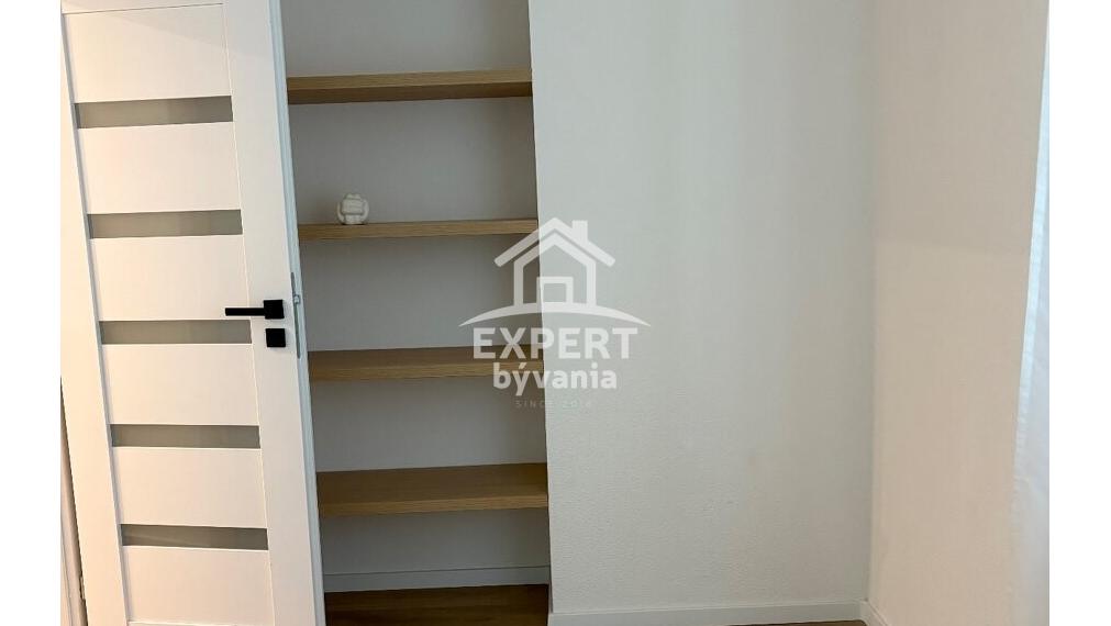 EXB - 3 IZBOVY BYT - 61m2 - BANICKA - KOMPLETKA - POSUDOK A HYPO FINANCOVANIE V CENE