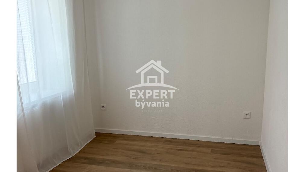 EXB - 3 IZBOVY BYT - 61m2 - BANICKA - KOMPLETKA - POSUDOK A HYPO FINANCOVANIE V CENE