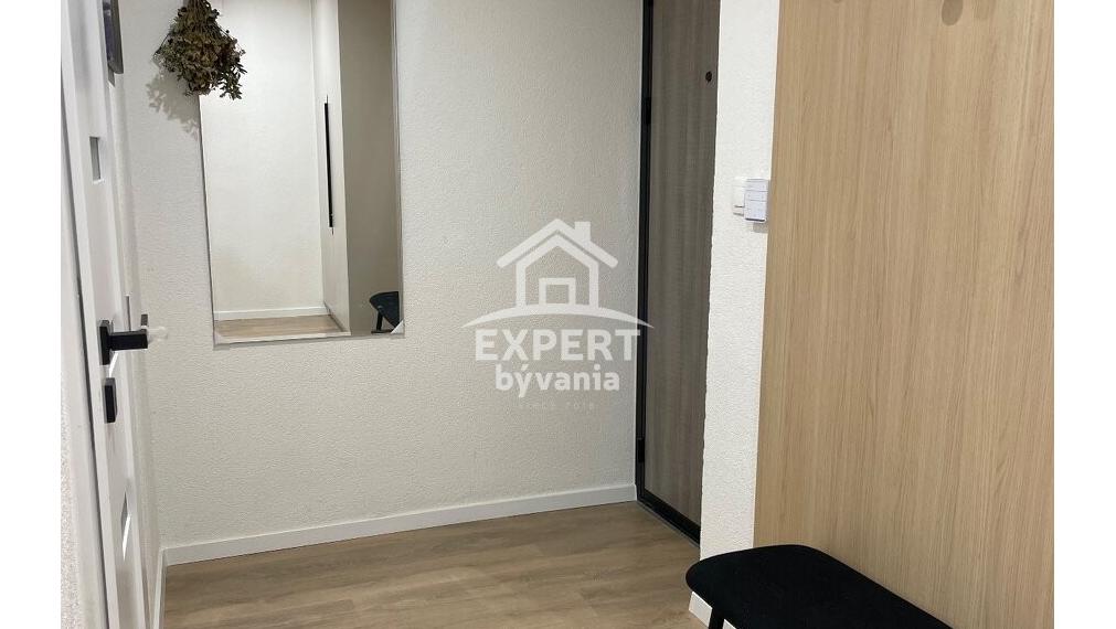 EXB - 3 IZBOVY BYT - 61m2 - BANICKA - KOMPLETKA - POSUDOK A HYPO FINANCOVANIE V CENE