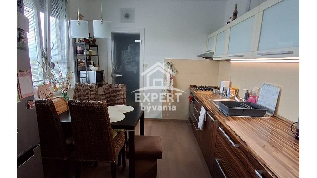 3 IZBOVY BYT - 85m2 - KOMPLETKA - ZARIADENE - FINANCOVANIE A ZNALECKY POSUDOK V CENE