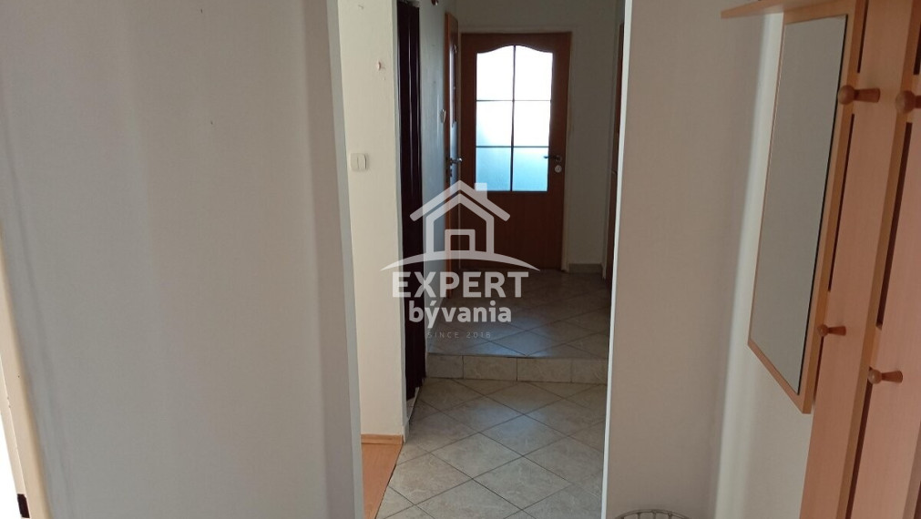 3 IZBVÝ BYT - 69m2 - DOPRAVNÁ - SUPER VÝHĽAD - FINANCOVANIE A ZNALECKÝ POSUDOK V CENE