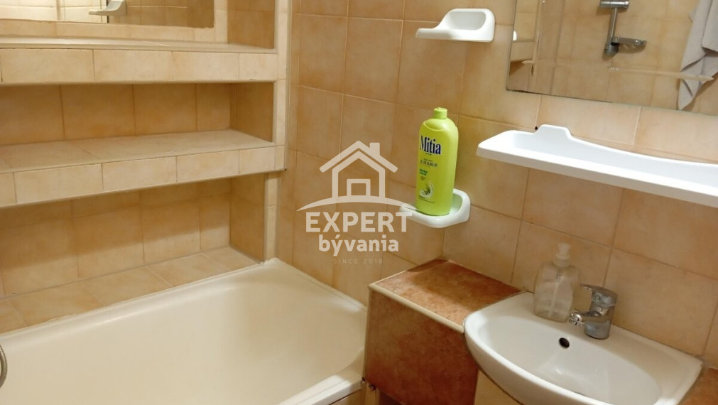 3 IZBVÝ BYT - 69m2 - DOPRAVNÁ - SUPER VÝHĽAD - FINANCOVANIE A ZNALECKÝ POSUDOK V CENE