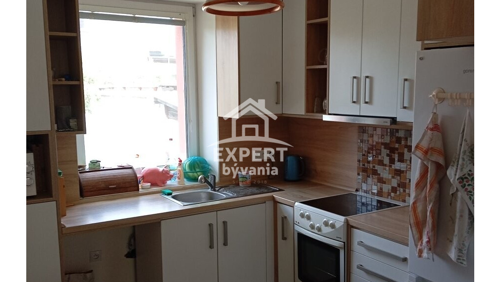 4 IZBOVY RODINNY DOM - 188m2 PODLAHOVA PLOCHA - 512m2 POZEMOK - ZNALECKY POSUDOK ZDARMA