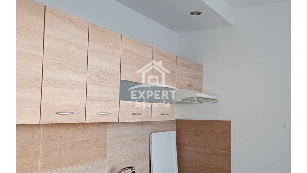 1 IZBOVY BYT - 45m2 - REKO - BALKON - 5 POSCHODIE - ZNALECKY POSUDOK ZDARMA