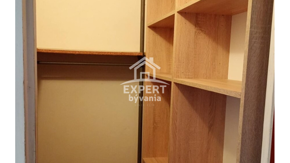 1 IZBOVY BYT - 45m2 - REKO - BALKON - 5 POSCHODIE - ZNALECKY POSUDOK ZDARMA