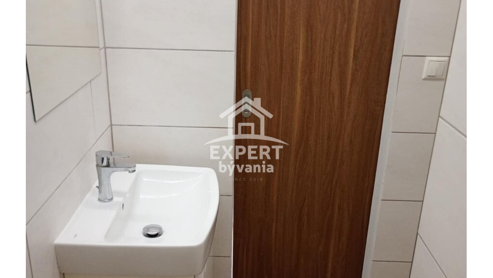 1 IZBOVY BYT - 45m2 - REKO - BALKON - 5 POSCHODIE - ZNALECKY POSUDOK ZDARMA