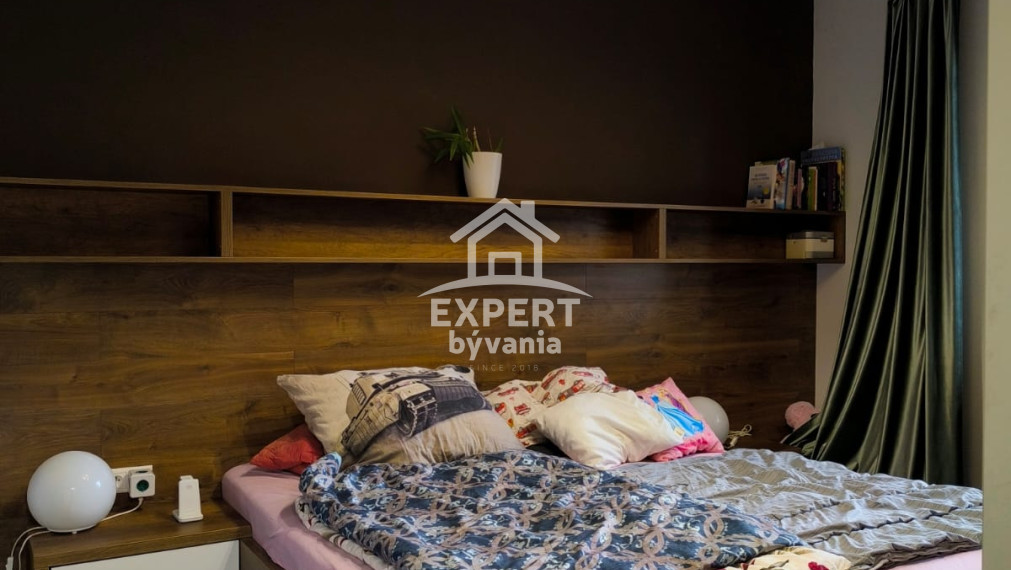 RODINNY DOM - 110m2 - BAZEN - POZEMOK 950m2 - ZNALECKY POSUDOK ZDARMA