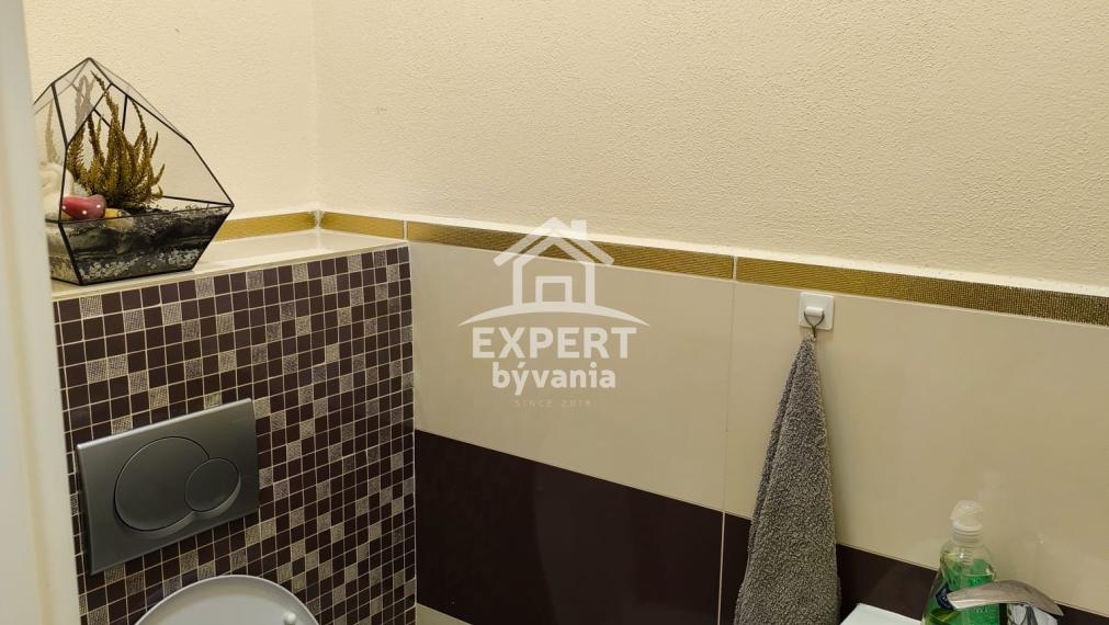 RODINNY DOM - 110m2 - BAZEN - POZEMOK 950m2 - ZNALECKY POSUDOK ZDARMA