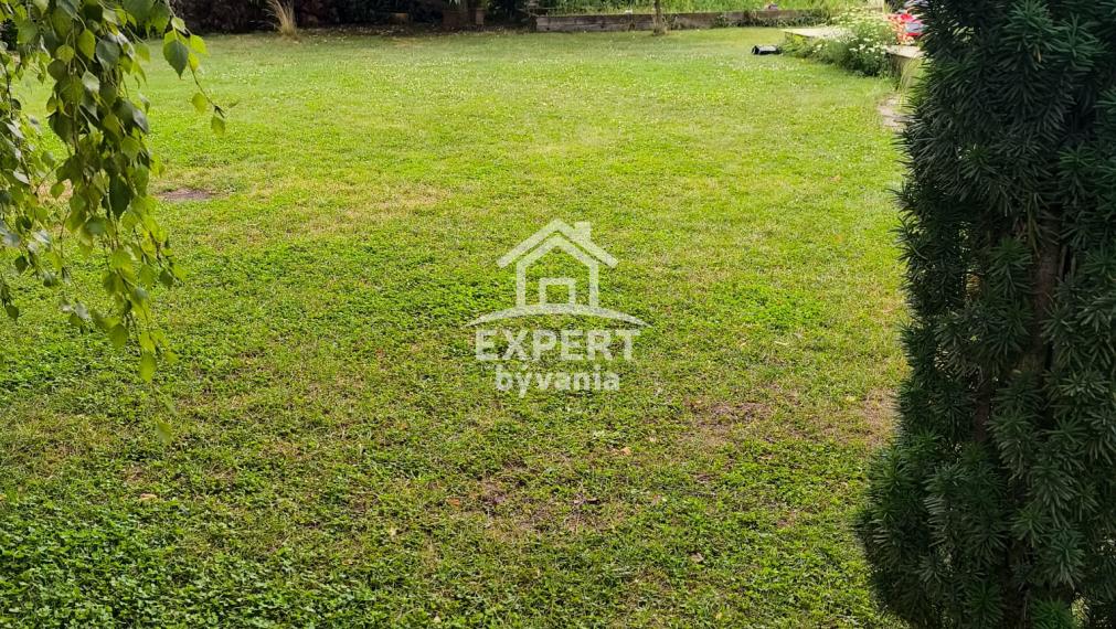 RODINNY DOM - 110m2 - BAZEN - POZEMOK 950m2 - ZNALECKY POSUDOK ZDARMA