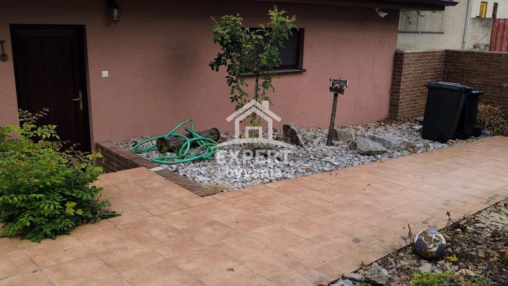 RODINNY DOM - 110m2 - BAZEN - POZEMOK 950m2 - ZNALECKY POSUDOK ZDARMA