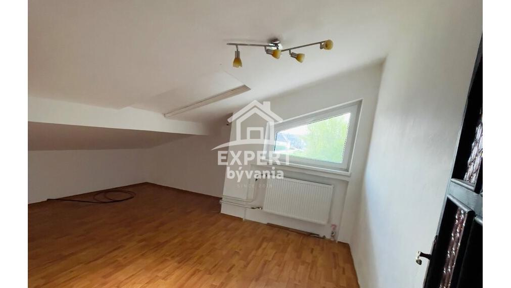 EXB RODINNY DOM - BRANČ - 250m2 - TOPKA - POSUDOK A FINANCOVANIE V CENE