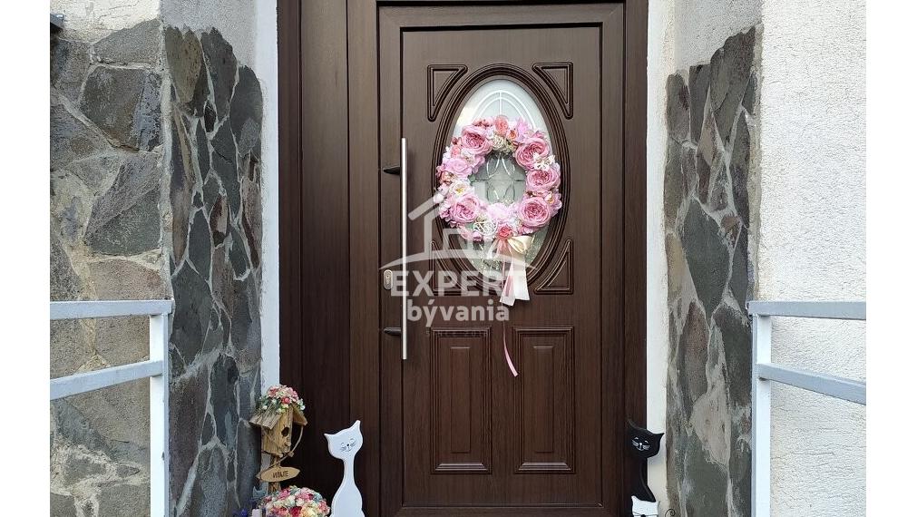 EXB RODINNY DOM - BRANČ - 250m2 - TOPKA - POSUDOK A FINANCOVANIE V CENE