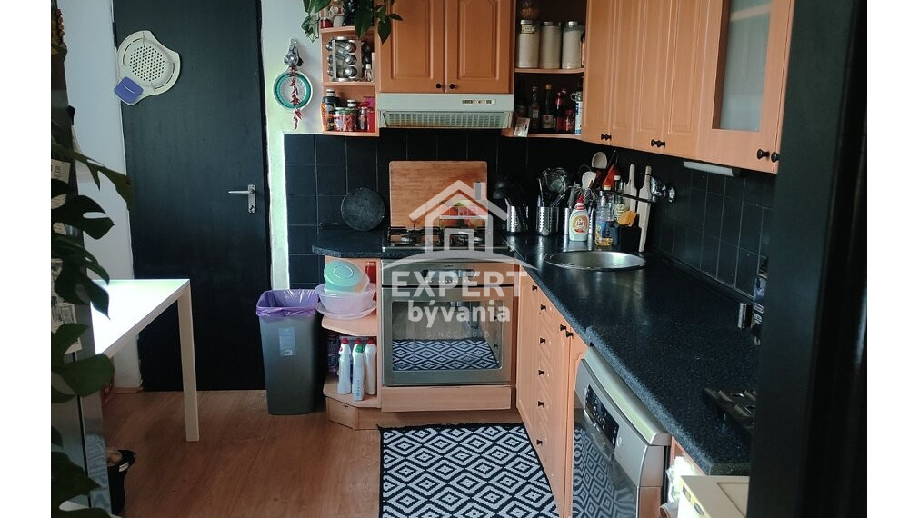 3 IZBOVÝ BYT - 84m2 - P.O.HVIEZDOSLAVA - BALKON - FINANCOVANIE A ZNALECKÝ POSUDOK V CENE