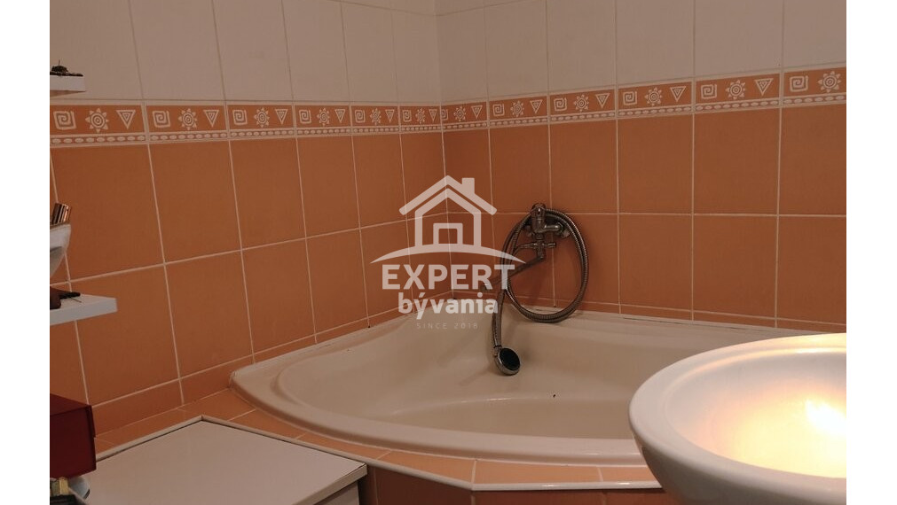 3 IZBOVÝ BYT - 84m2 - P.O.HVIEZDOSLAVA - BALKON - FINANCOVANIE A ZNALECKÝ POSUDOK V CENE