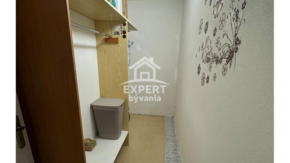 3 IZBOVÝ BYT - 84m2 - MOCHOVSKA - FINANCOVANIE A ZNALECKY POSUDOK V CENE