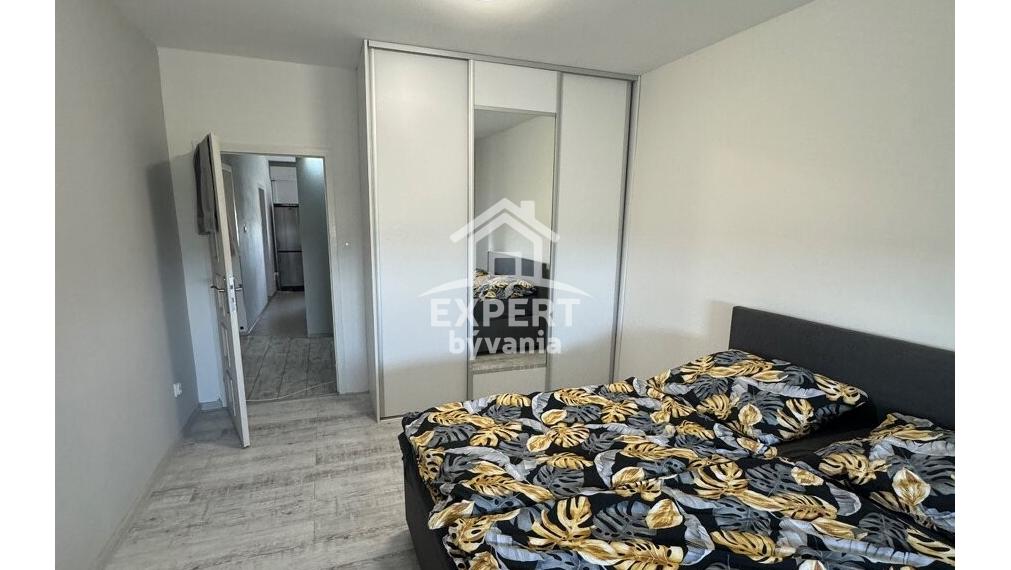 3 IZBOVÝ BYT - 84m2 - MOCHOVSKA - FINANCOVANIE A ZNALECKY POSUDOK V CENE