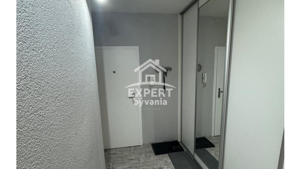 3 IZBOVÝ BYT - 84m2 - MOCHOVSKA - FINANCOVANIE A ZNALECKY POSUDOK V CENE