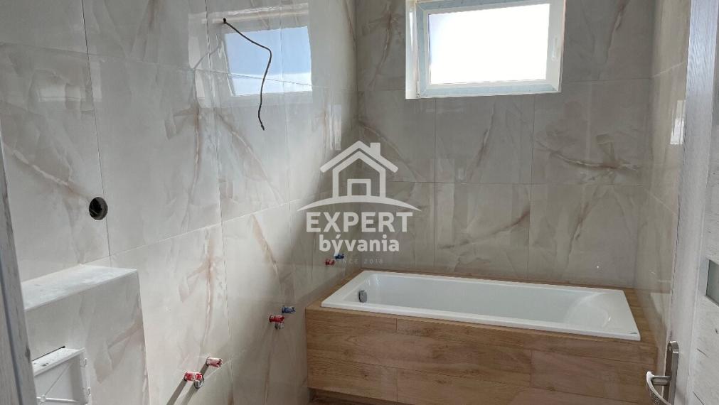 4 IZBOVY RODINNY DOM - NOVOSTAVBA - 593m2 POZEMOK - ZNALECKY POSUDOK A HYPO FINANCOVANIE V CENE