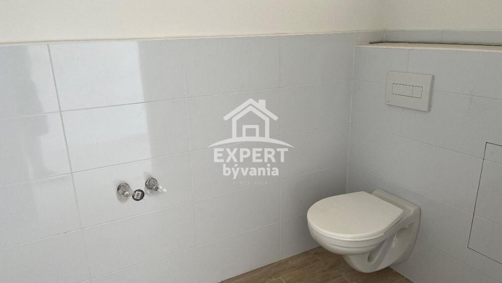 4 IZBOVY RODINNY DOM - NOVOSTAVBA - 593m2 POZEMOK - ZNALECKY POSUDOK A HYPO FINANCOVANIE V CENE