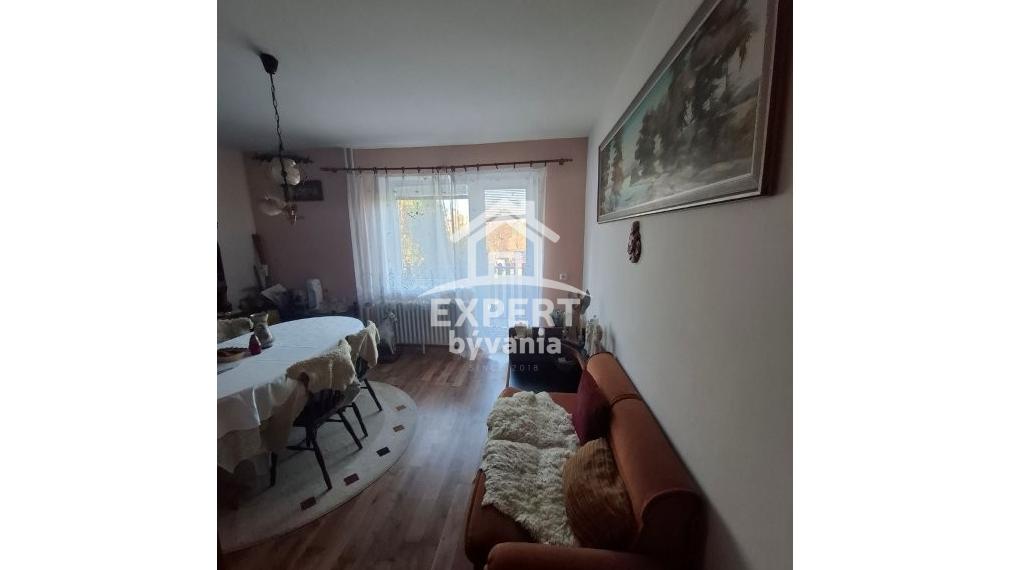 DVOJPODLAŽNÝ RODINNÝ DOM - ČECHYNCE - 1530m2 POZEMOK - POVODNY STAV - ZNALECKY POSUDOK A FINANCOVANIE ZDARMA