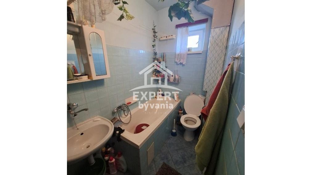 DVOJPODLAŽNÝ RODINNÝ DOM - ČECHYNCE - 1530m2 POZEMOK - POVODNY STAV - ZNALECKY POSUDOK A FINANCOVANIE ZDARMA