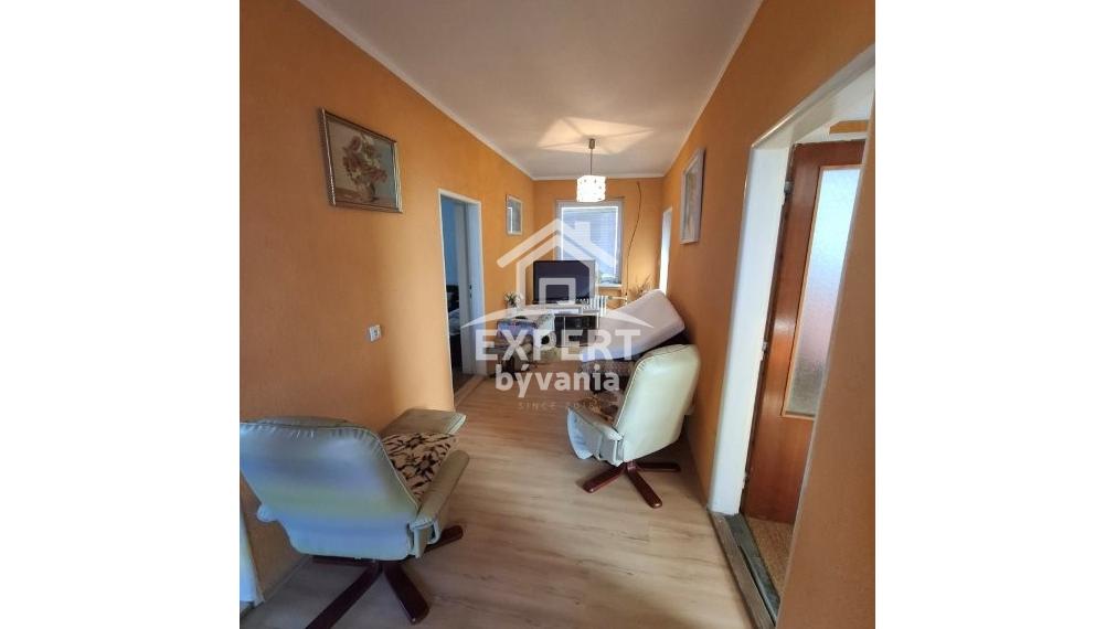 DVOJPODLAŽNÝ RODINNÝ DOM - ČECHYNCE - 1530m2 POZEMOK - POVODNY STAV - ZNALECKY POSUDOK A FINANCOVANIE ZDARMA