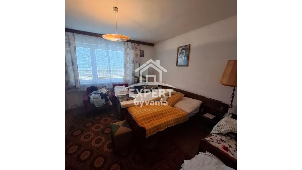 DVOJPODLAŽNÝ RODINNÝ DOM - ČECHYNCE - 1530m2 POZEMOK - POVODNY STAV - ZNALECKY POSUDOK A FINANCOVANIE ZDARMA