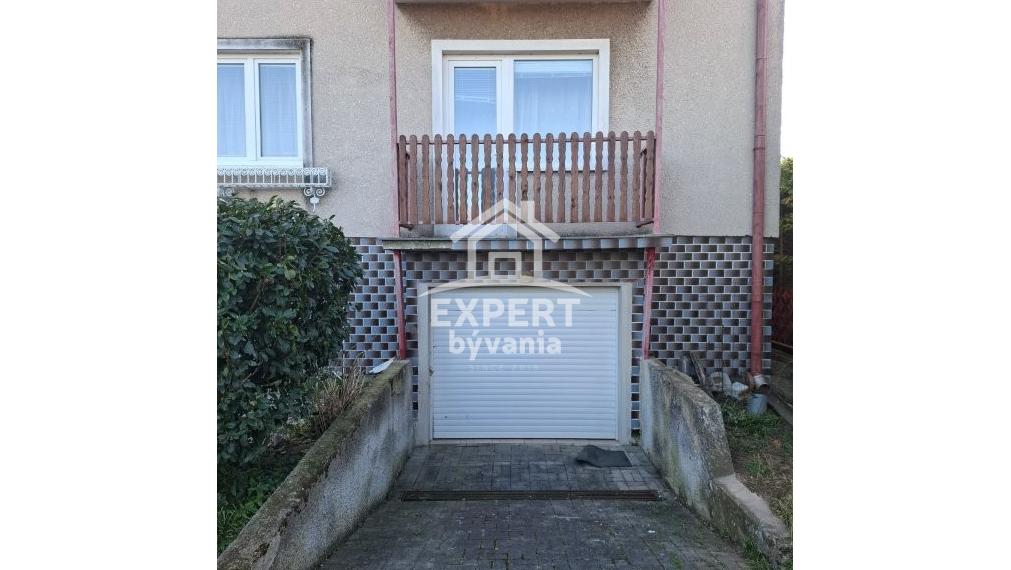 DVOJPODLAŽNÝ RODINNÝ DOM - ČECHYNCE - 1530m2 POZEMOK - POVODNY STAV - ZNALECKY POSUDOK A FINANCOVANIE ZDARMA