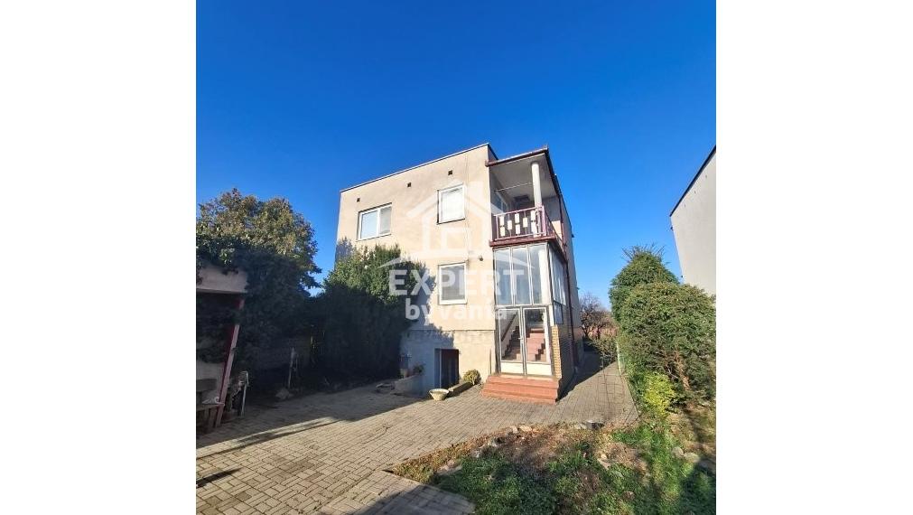 DVOJPODLAŽNÝ RODINNÝ DOM - ČECHYNCE - 1530m2 POZEMOK - POVODNY STAV - ZNALECKY POSUDOK A FINANCOVANIE ZDARMA