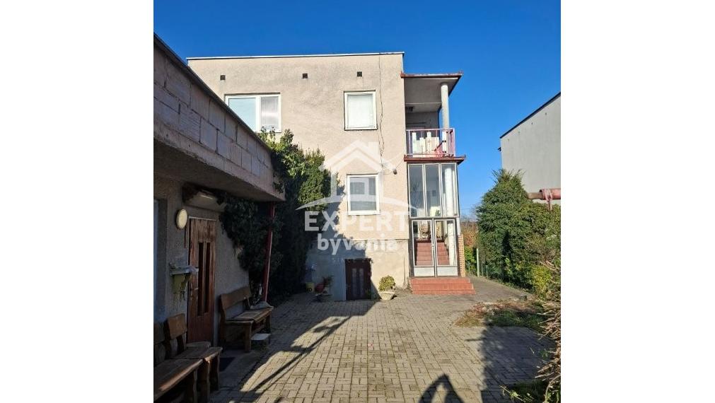 DVOJPODLAŽNÝ RODINNÝ DOM - ČECHYNCE - 1530m2 POZEMOK - POVODNY STAV - ZNALECKY POSUDOK A FINANCOVANIE ZDARMA