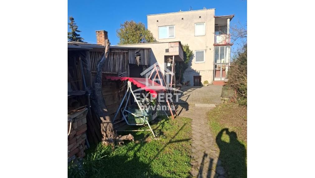 DVOJPODLAŽNÝ RODINNÝ DOM - ČECHYNCE - 1530m2 POZEMOK - POVODNY STAV - ZNALECKY POSUDOK A FINANCOVANIE ZDARMA