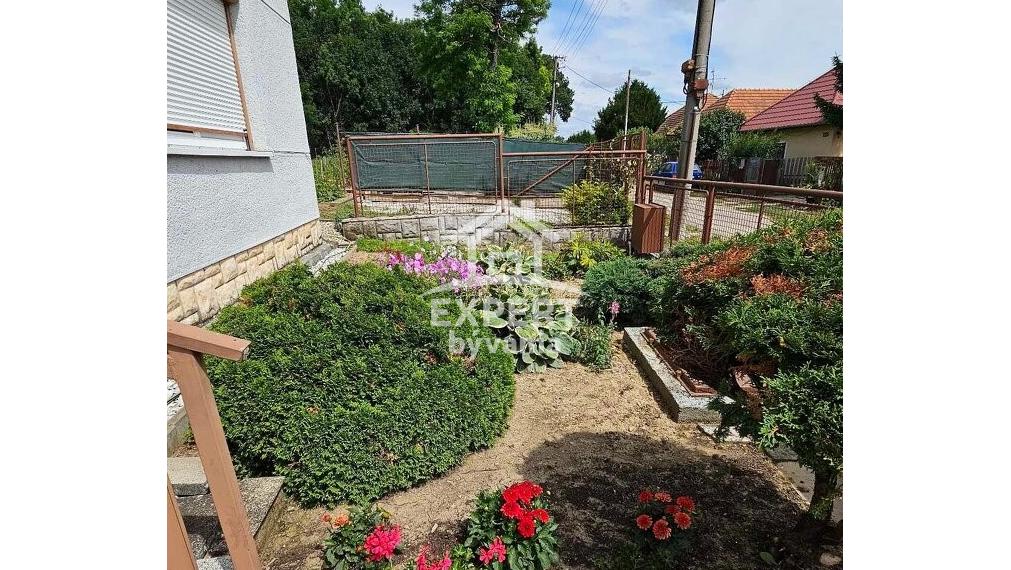 RODINNÝ DOM - MALÉ CHYNDICE - 897m2 POZEMOK - ZNALECKÝ POSUDOK V CENE