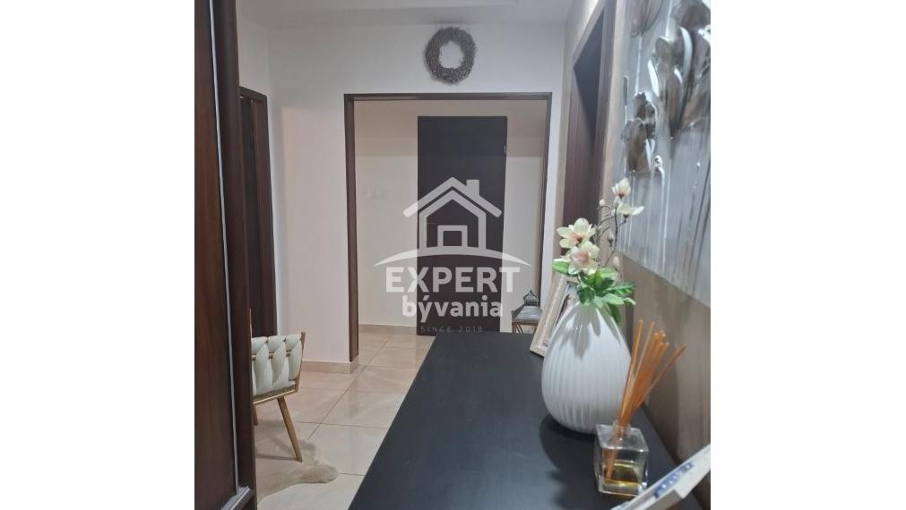 3 IZBOVY BYT - 84m2 - KOMPLETKA - ZARIADENE - NA HORKE - POSUDOK ZDARMA