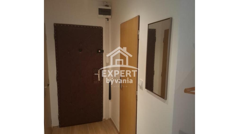 2 IZBOVY BYT - 64m2 - CHRENOVÁ - ZNALECKY POSUDOK ZDARMA